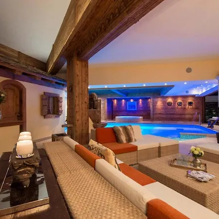 Great Chalet With Splendid View And Indoor Pool In Verbier
