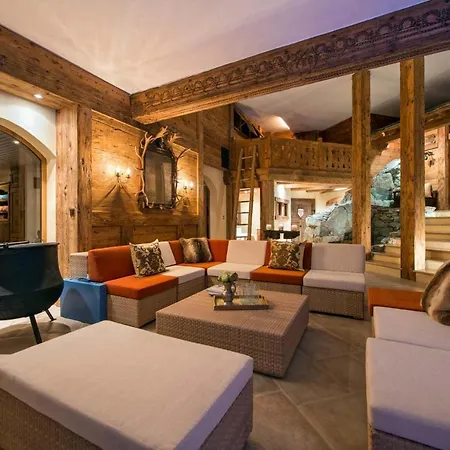Great Chalet With Splendid View And Indoor Pool In Verbier *