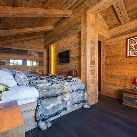Great Chalet With Splendid View And Indoor Pool In Verbier